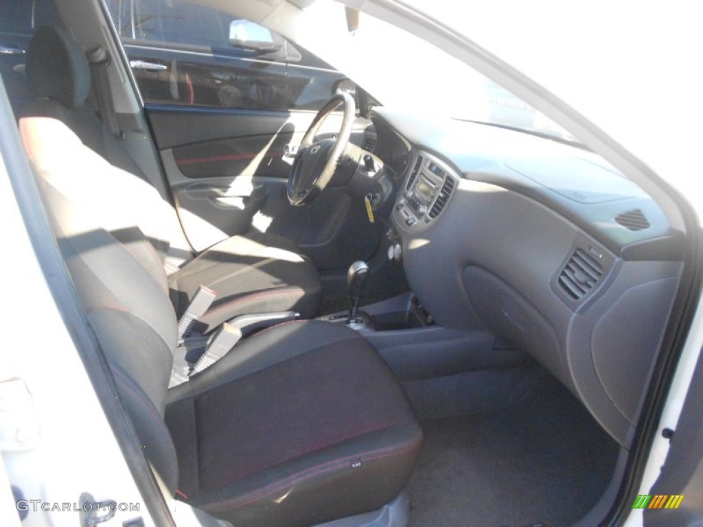 2007 Rio Rio5 SX Hatchback - White / Black photo #10