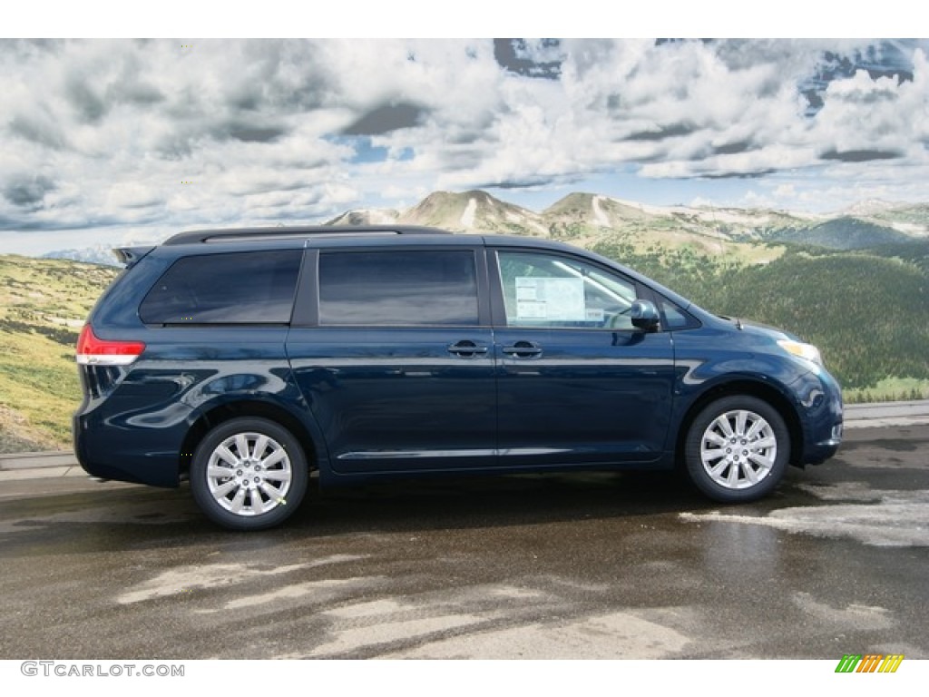 2012 Sienna LE AWD - South Pacific Pearl / Light Gray photo #2