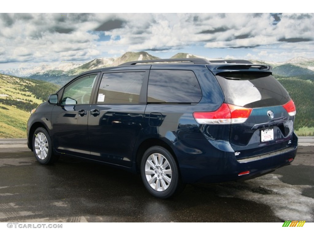 2012 Sienna LE AWD - South Pacific Pearl / Light Gray photo #3