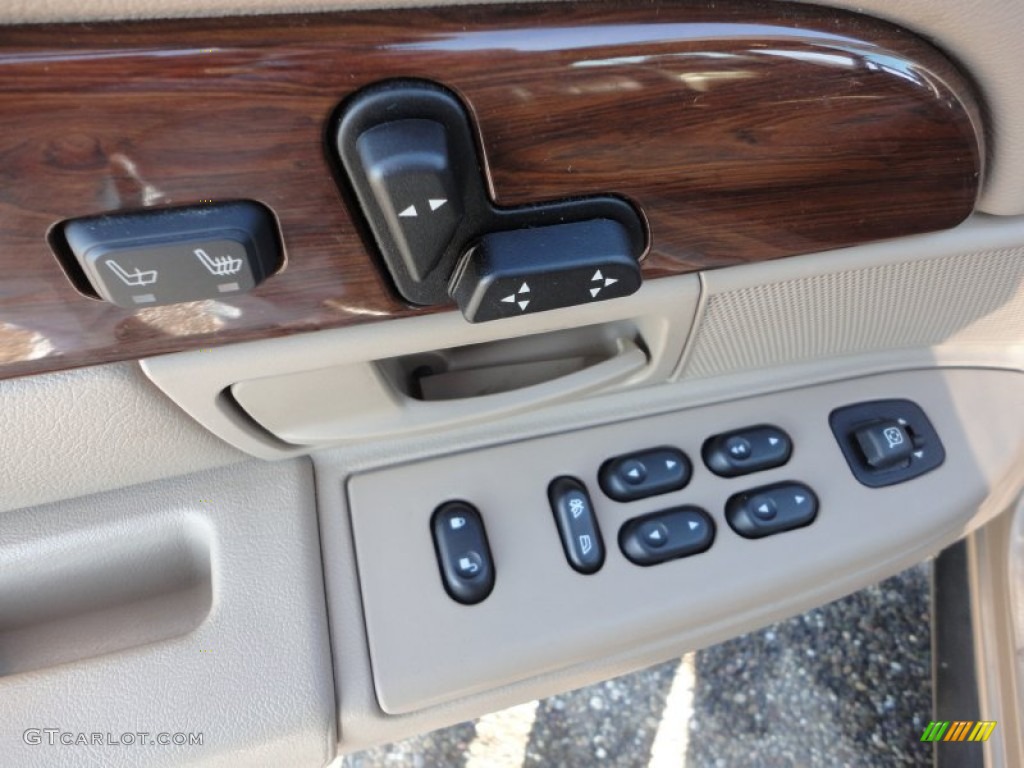 2004 Grand Marquis LS - Arizona Beige Metallic / Medium Parchment photo #23