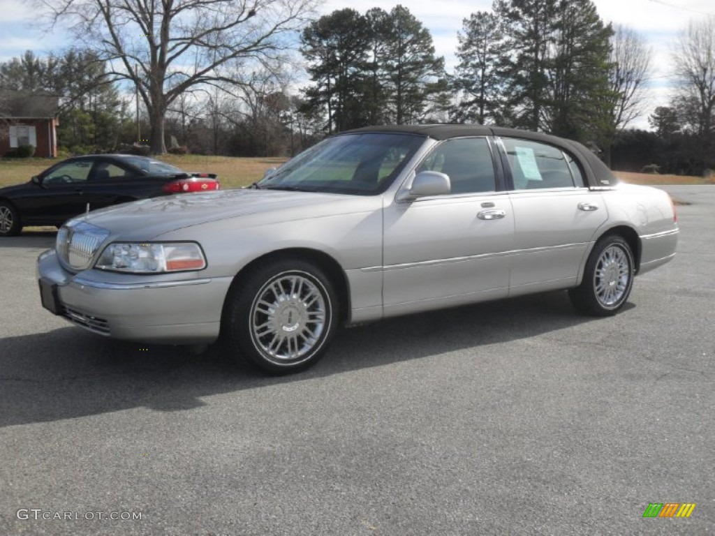 2006 Town Car Signature Limited - Silver Birch Metallic / Black photo #1