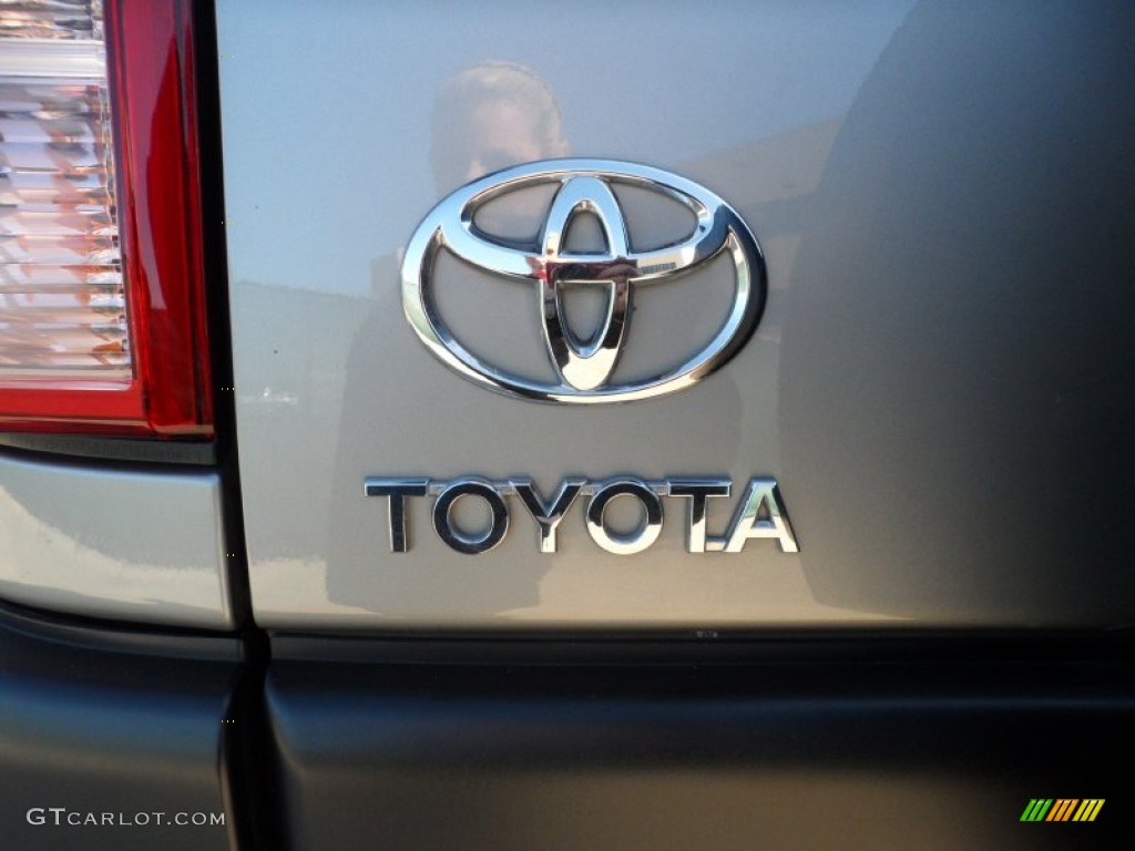 2010 Toyota FJ Cruiser Standard FJ Cruiser Model Marks and Logos Photo #58725294