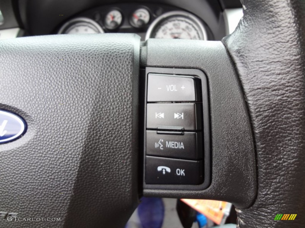 2009 Ford Focus SES Coupe Controls Photo #58731948
