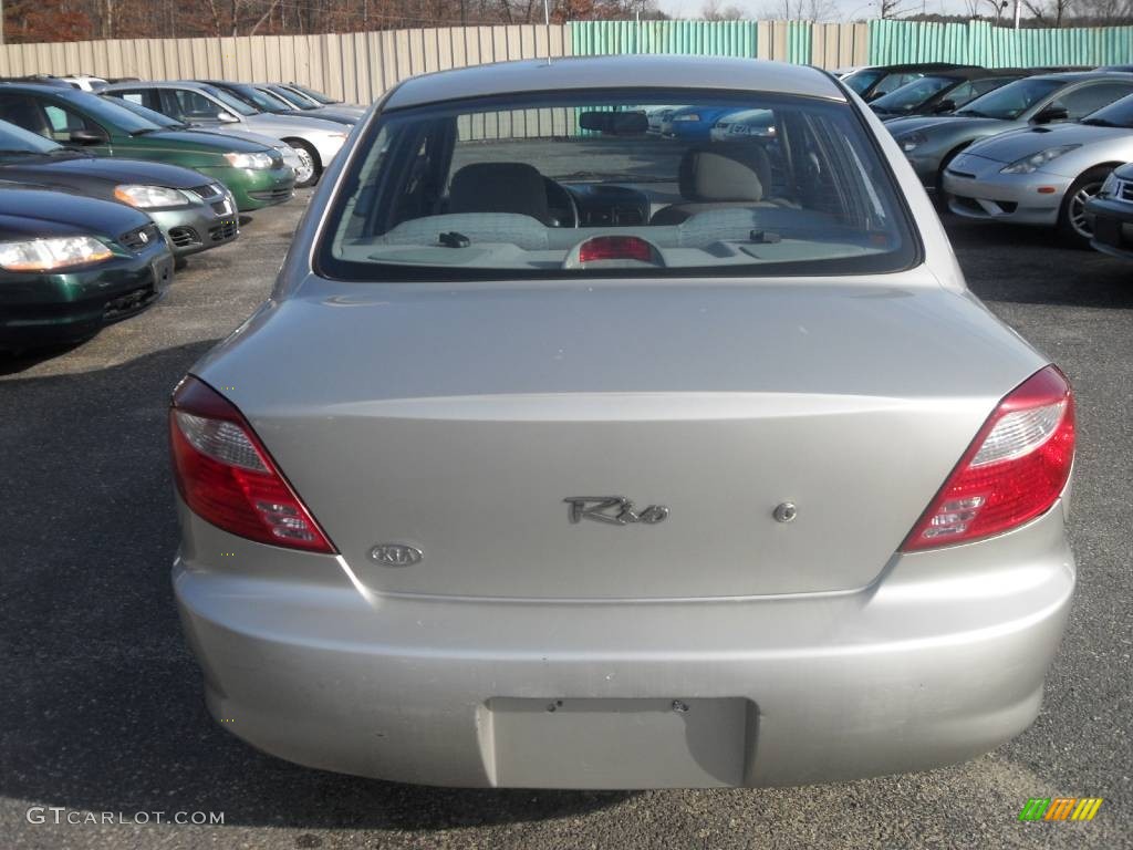 2002 Rio Sedan - Light Silver / Gray photo #6