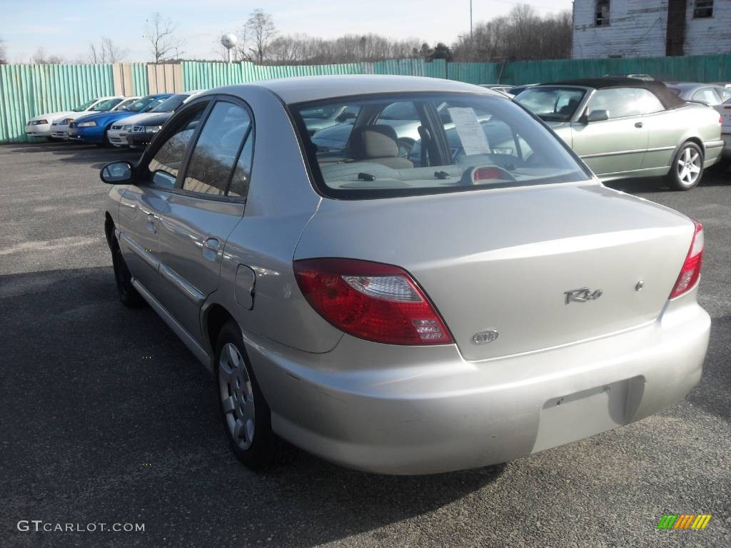 2002 Rio Sedan - Light Silver / Gray photo #7