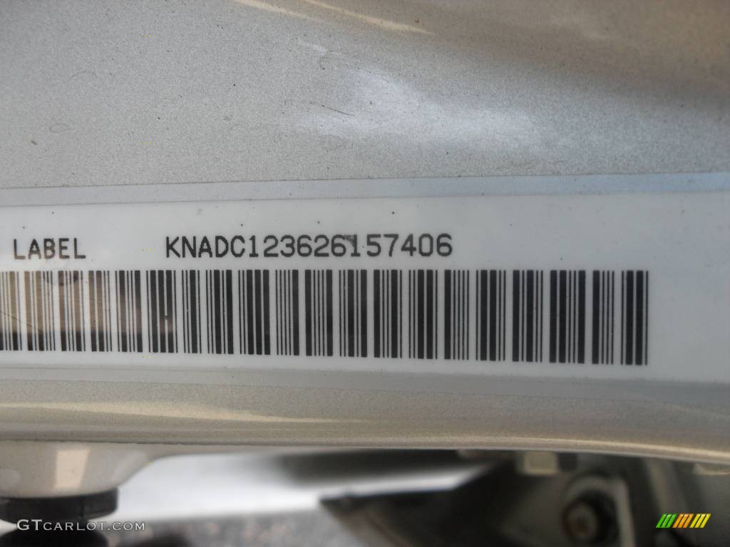 2002 Rio Sedan - Light Silver / Gray photo #17