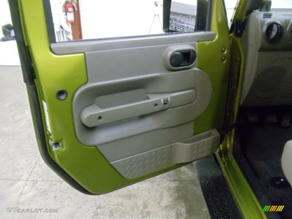 2007 Jeep Wrangler X 4x4 Dark Khaki/Medium Khaki Door Panel Photo #58735392