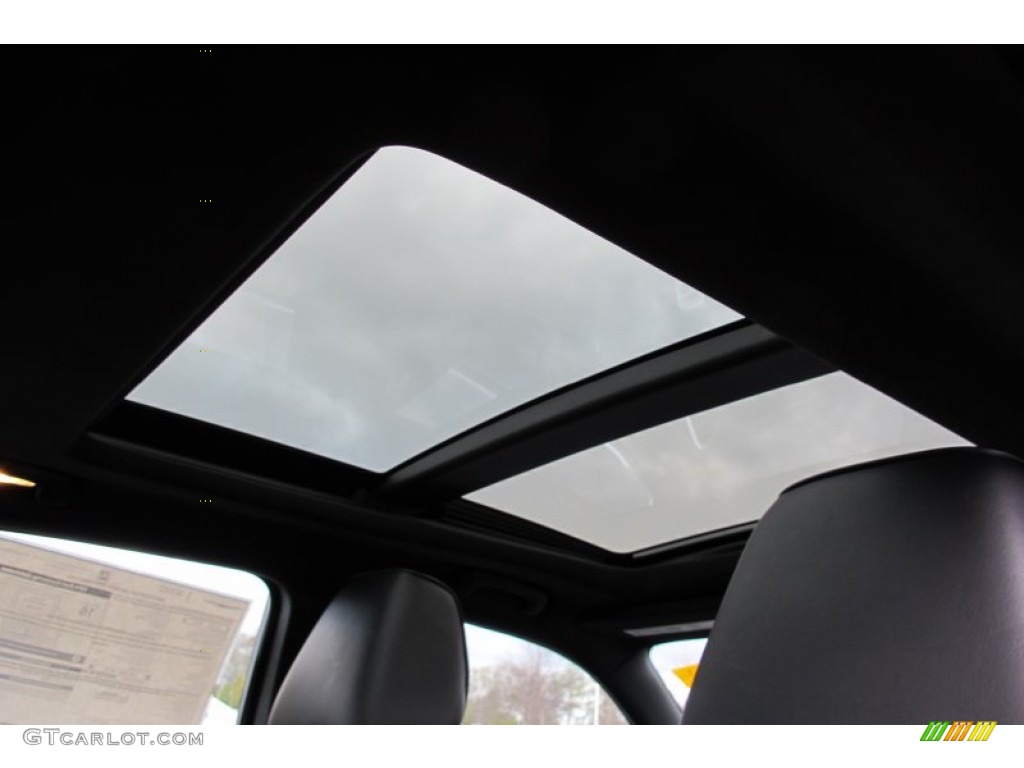 2012 Chrysler 300 C Sunroof Photo #58738995