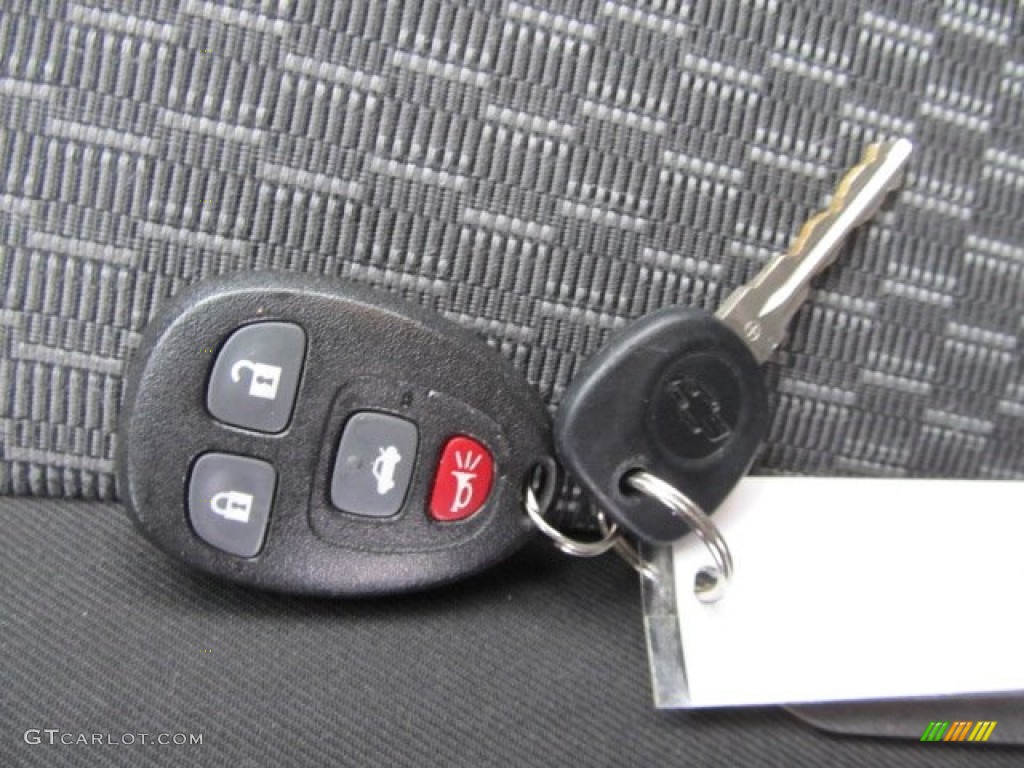 2010 Chevrolet Cobalt LT Sedan Keys Photos