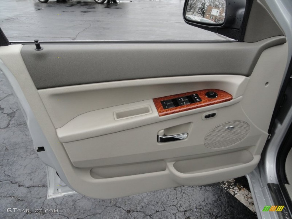 2007 Grand Cherokee Overland - Bright Silver Metallic / Dark Khaki/Light Graystone photo #12