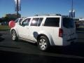 2006 Avalanche White Nissan Pathfinder LE  photo #5