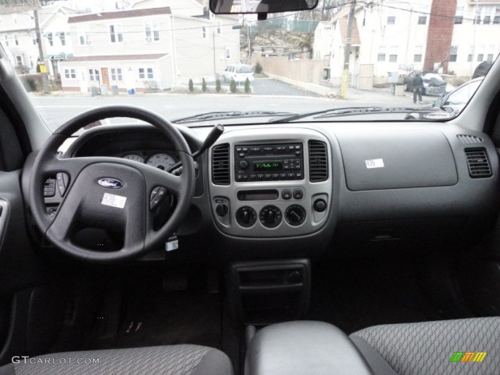 2003 Ford Escape XLT V6 4WD Medium Dark Flint Dashboard Photo #58751565