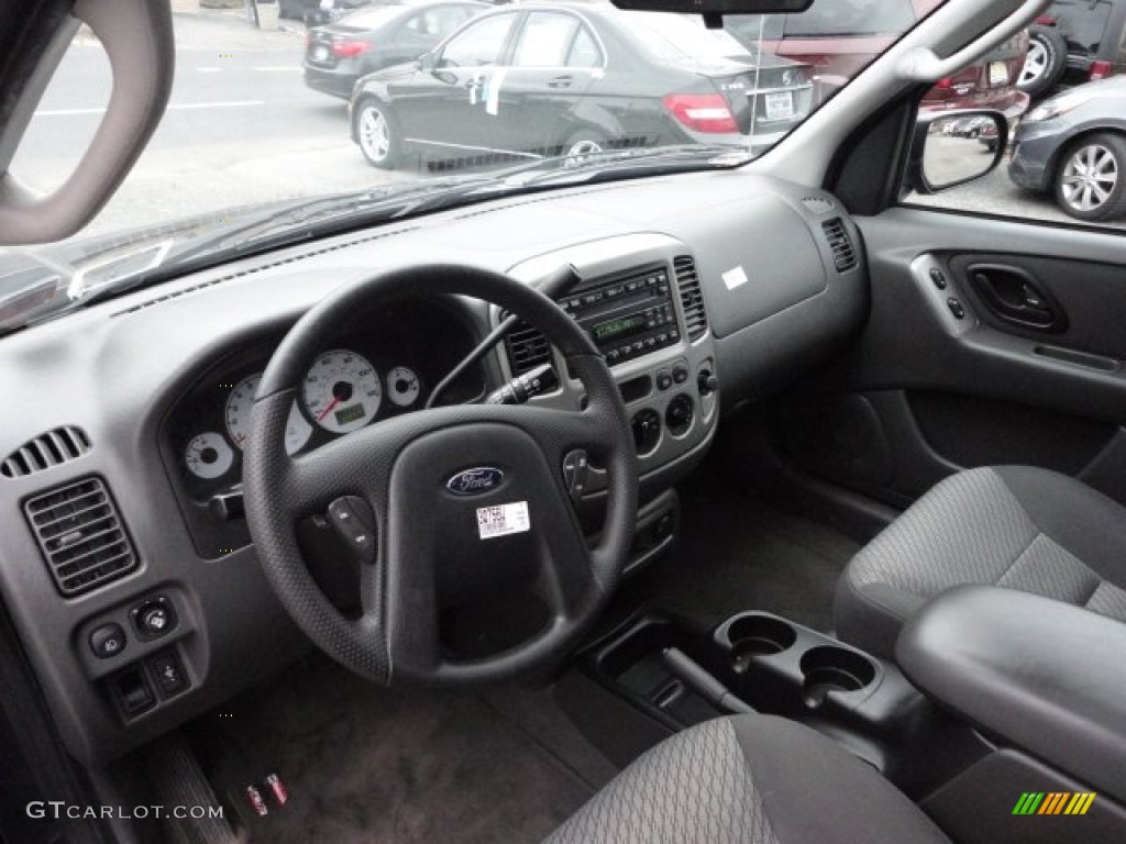 Medium Dark Flint Interior 2003 Ford Escape XLT V6 4WD Photo #58751592