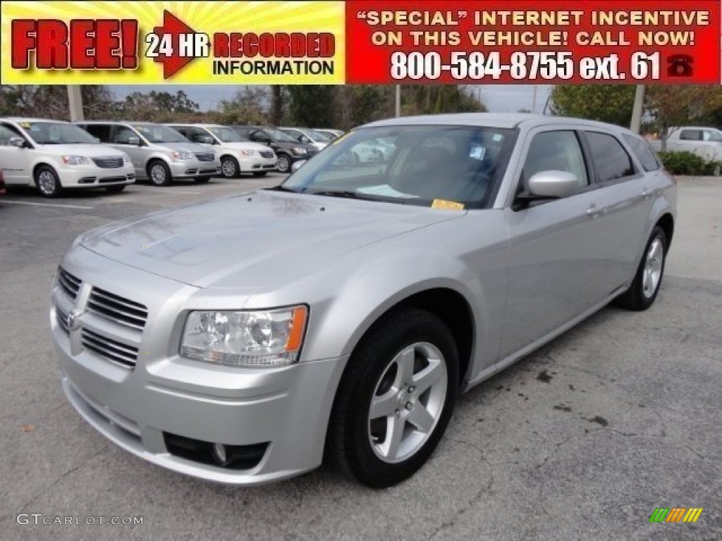 Bright Silver Metallic Dodge Magnum