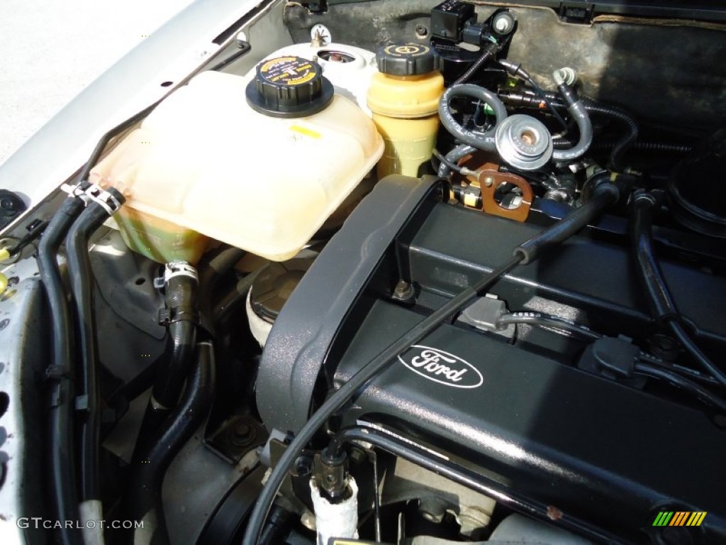 2001 Ford Focus SE Wagon 2.0 Liter DOHC 16 Valve Zetec 4 Cylinder Engine Photo #58756653