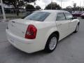 Cool Vanilla White - 300 Touring Photo No. 8