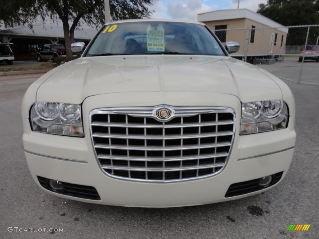 Cool Vanilla White 2010 Chrysler 300 Touring Exterior Photo #58758147