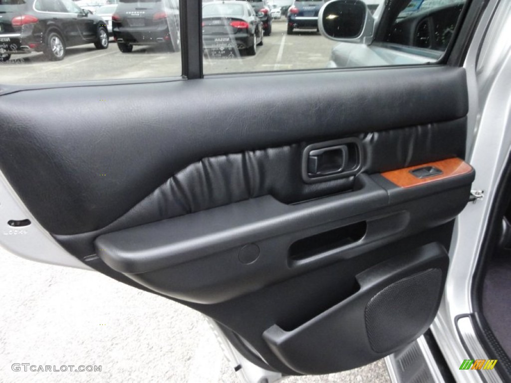 2002 QX4 4x4 - Brilliant Silver Metallic / Graphite photo #28