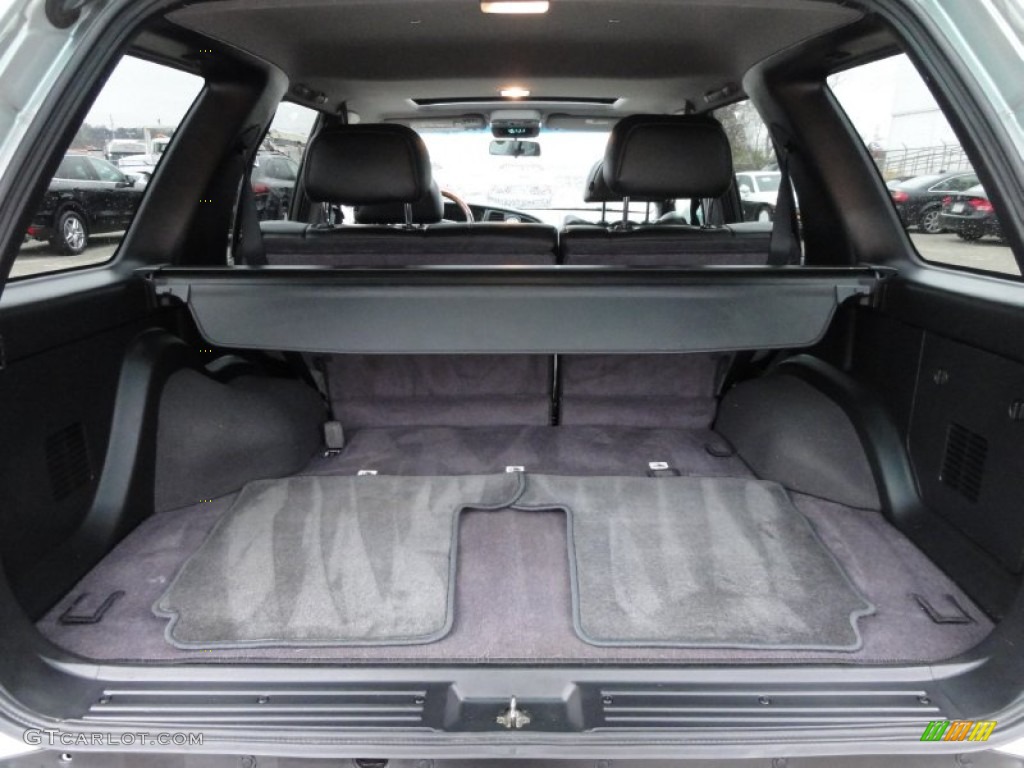2002 Infiniti QX4 4x4 Trunk Photo #58763661
