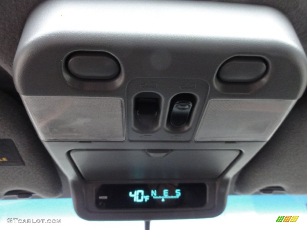 2002 QX4 4x4 - Brilliant Silver Metallic / Graphite photo #45