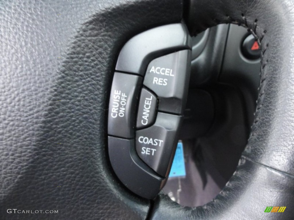 2002 Infiniti QX4 4x4 Controls Photo #58763850