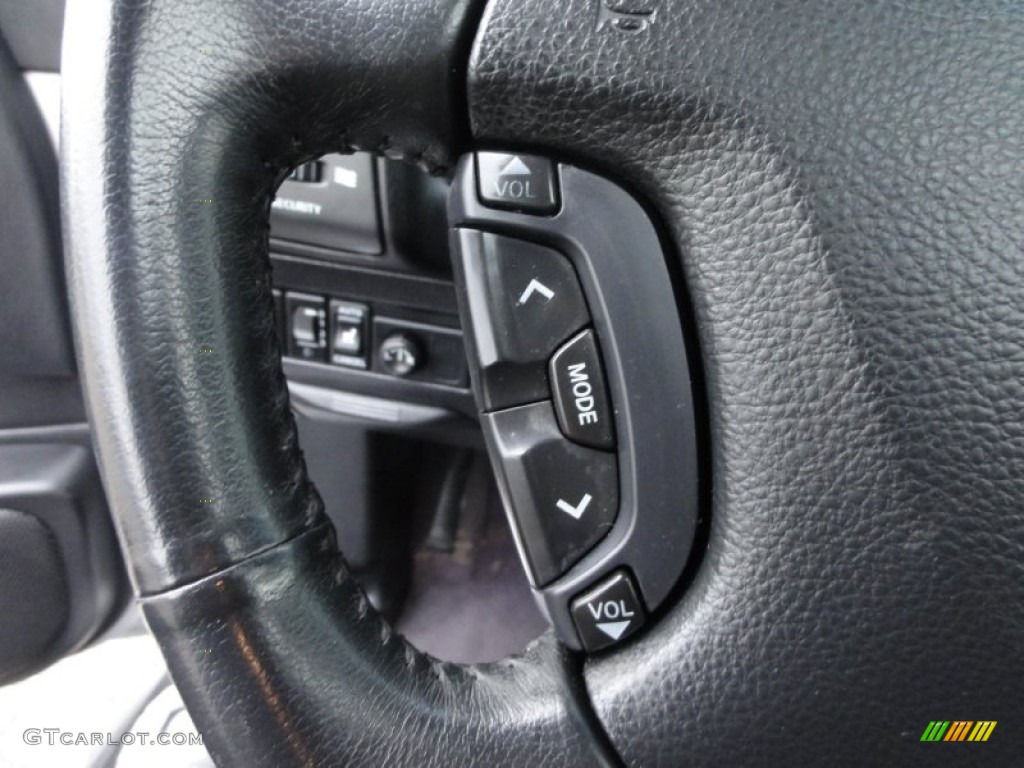 2002 Infiniti QX4 4x4 Controls Photos