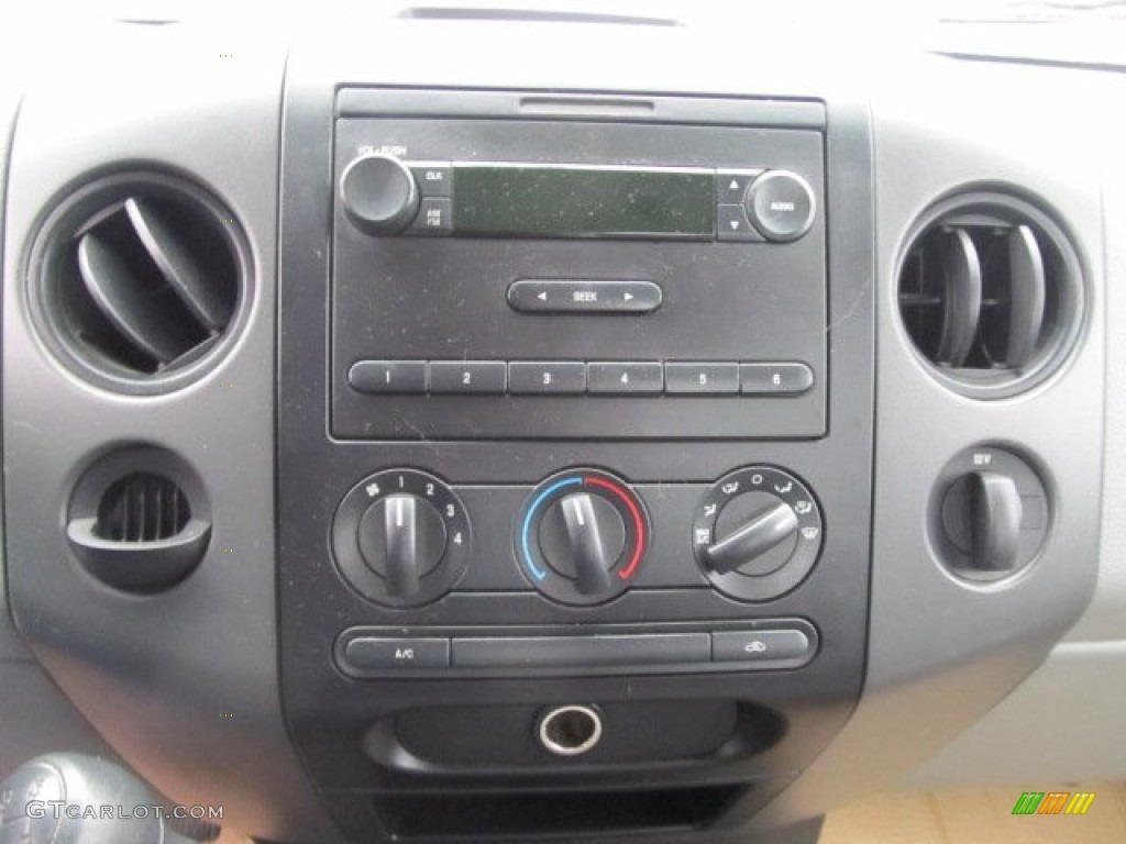 2005 F150 XL Regular Cab - Oxford White / Medium Flint Grey photo #17