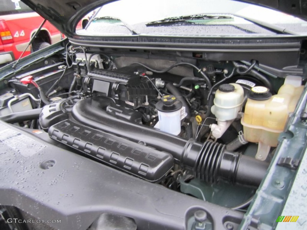 2005 Ford F150 Lariat SuperCrew 4x4 5.4 Liter SOHC 24-Valve Triton V8 Engine Photo #58769928