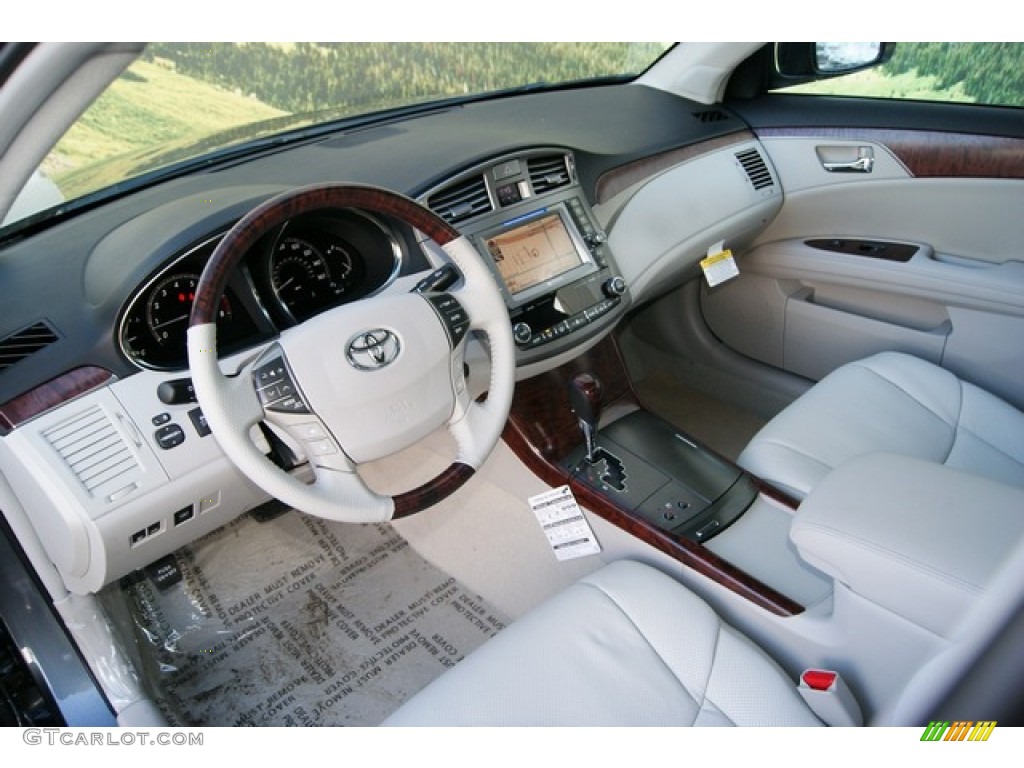 Light Gray Interior 2012 Toyota Avalon Limited Photo #58771461