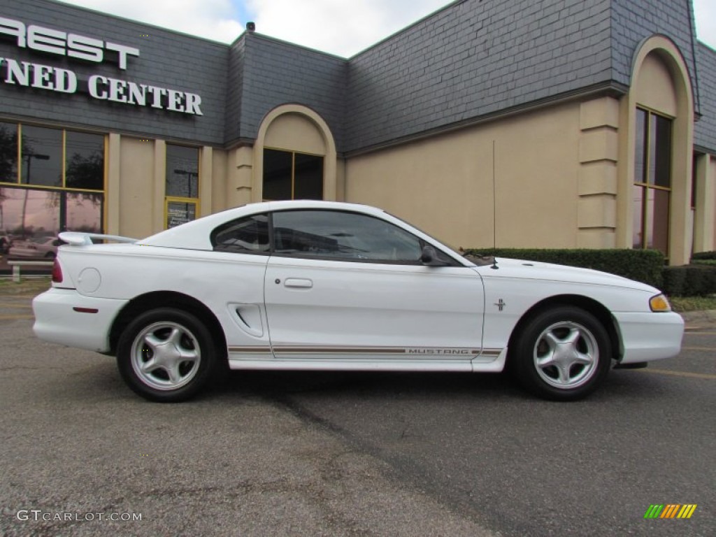 1998 Mustang V6 Coupe - Ultra White / Saddle photo #4