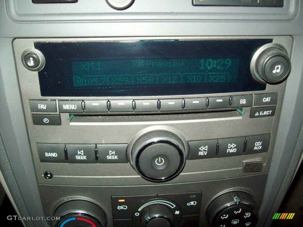2010 Chevrolet HHR LT Audio System Photos