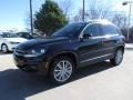 Deep Black Metallic - Tiguan SE Photo No. 1