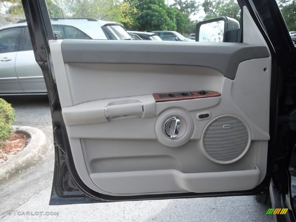 2008 Jeep Commander Limited Dark Slate Gray Door Panel Photo #58794512