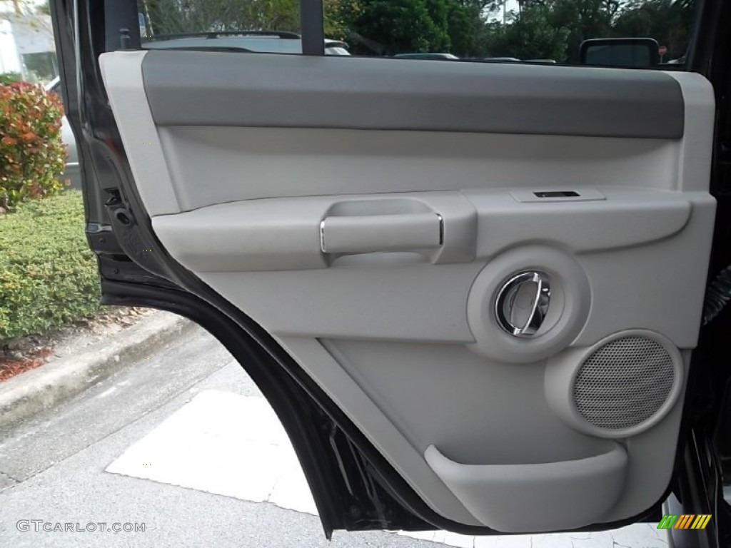 2008 Jeep Commander Limited Dark Slate Gray Door Panel Photo #58794538
