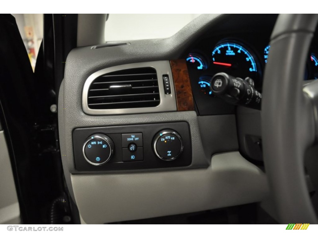 2011 Tahoe LT 4x4 - Black / Light Titanium/Dark Titanium photo #17