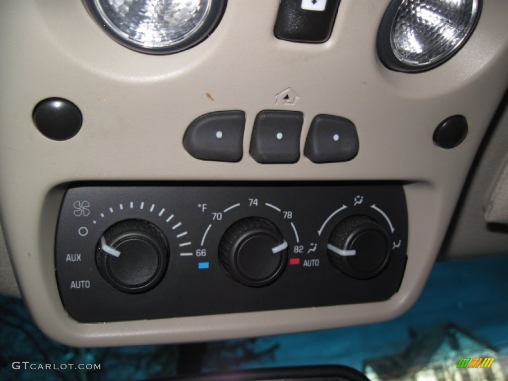 2003 Tahoe Z71 4x4 - Summit White / Gray/Dark Charcoal photo #25