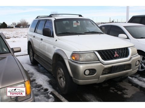 2000 Mitsubishi Montero Sport XLS Data, Info and Specs