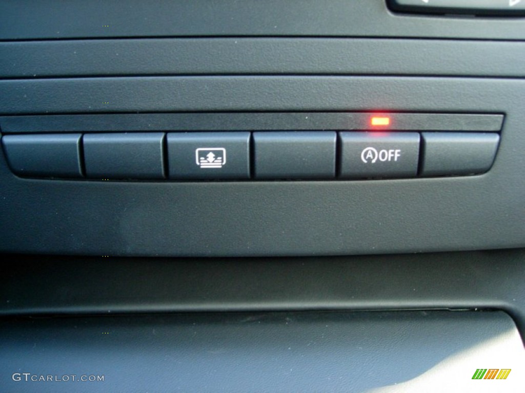 2012 BMW M3 Coupe Controls Photo #58798674