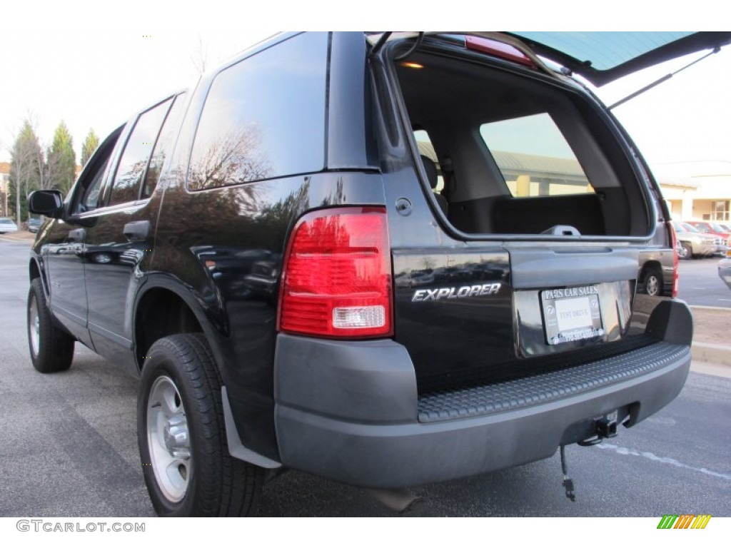 2004 Explorer XLS - Black / Graphite photo #9