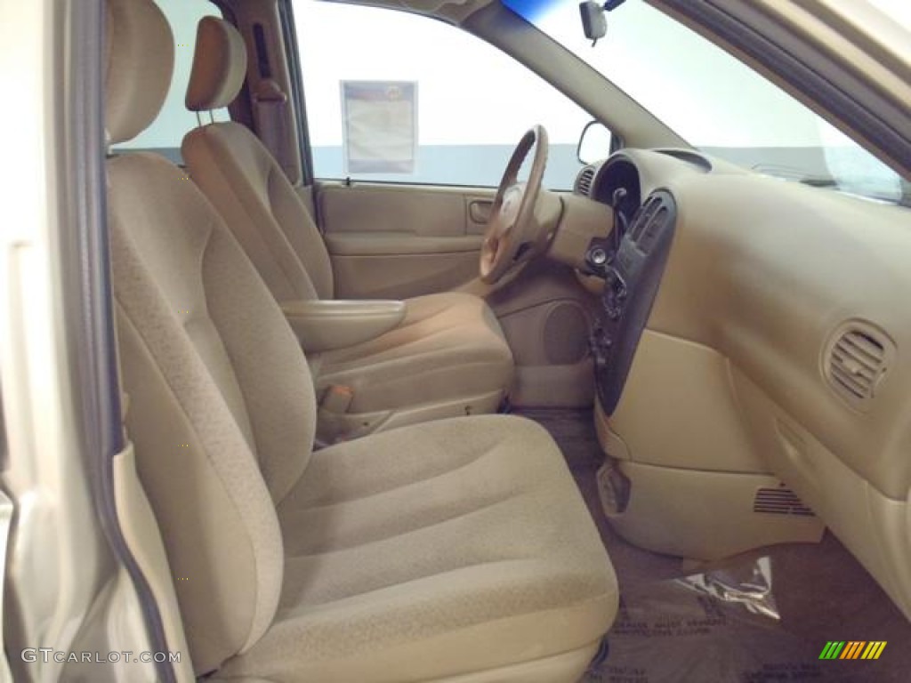 2002 Grand Caravan Sport - Light Almond Pearl / Sandstone photo #9