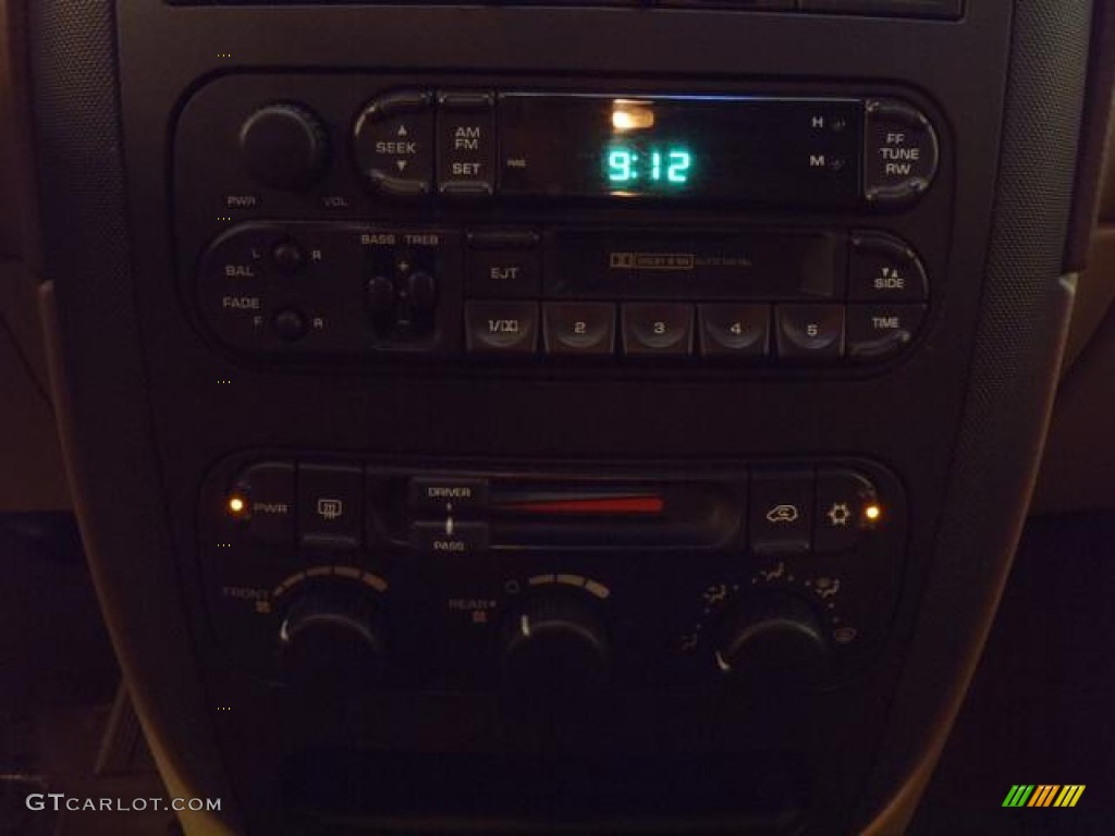 2002 Grand Caravan Sport - Light Almond Pearl / Sandstone photo #20