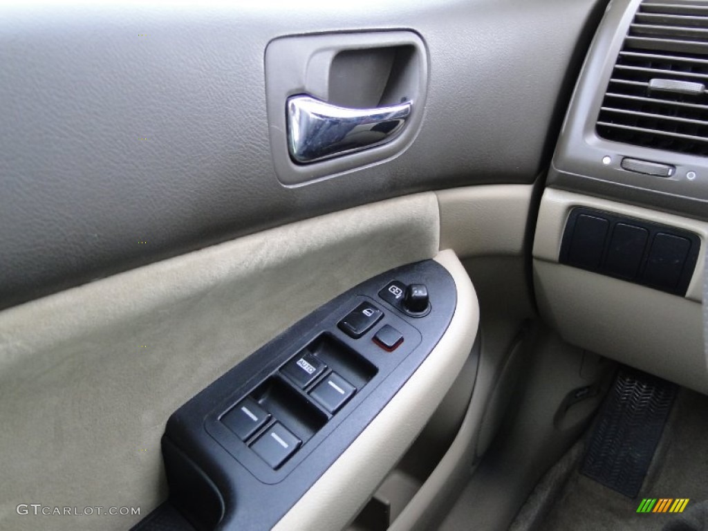 2003 Accord LX Sedan - Taffeta White / Ivory photo #14