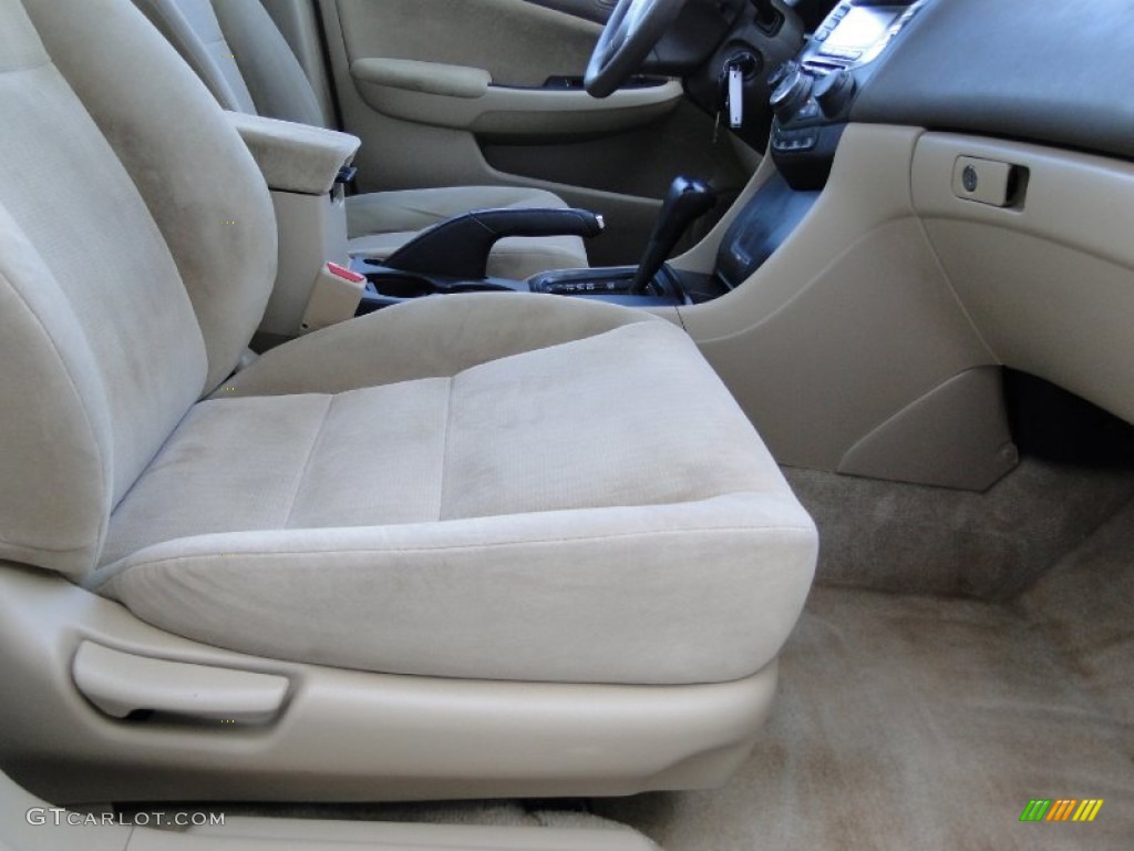 2003 Accord LX Sedan - Taffeta White / Ivory photo #24