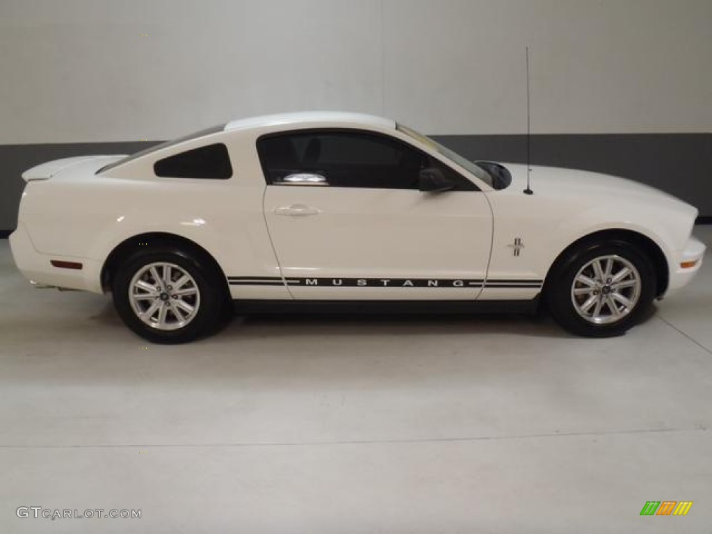 2007 Mustang V6 Deluxe Coupe - Performance White / Light Graphite photo #4