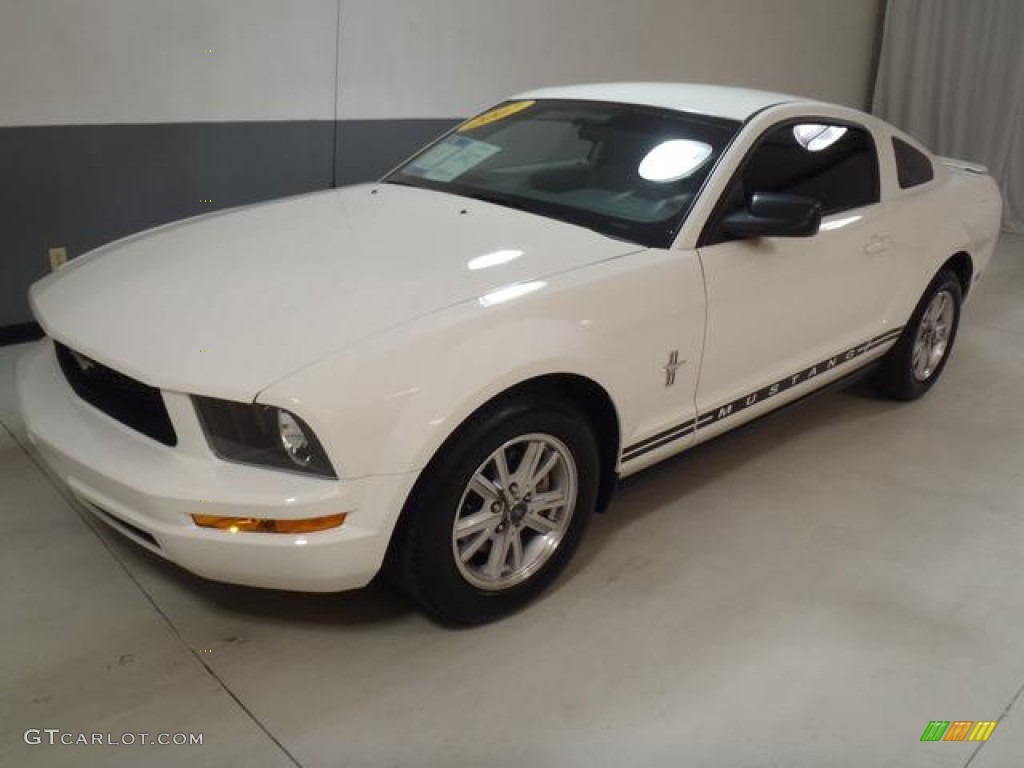 2007 Mustang V6 Deluxe Coupe - Performance White / Light Graphite photo #15