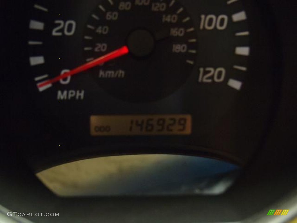 2002 Frontier SE Crew Cab - Solar Yellow / Gray photo #17