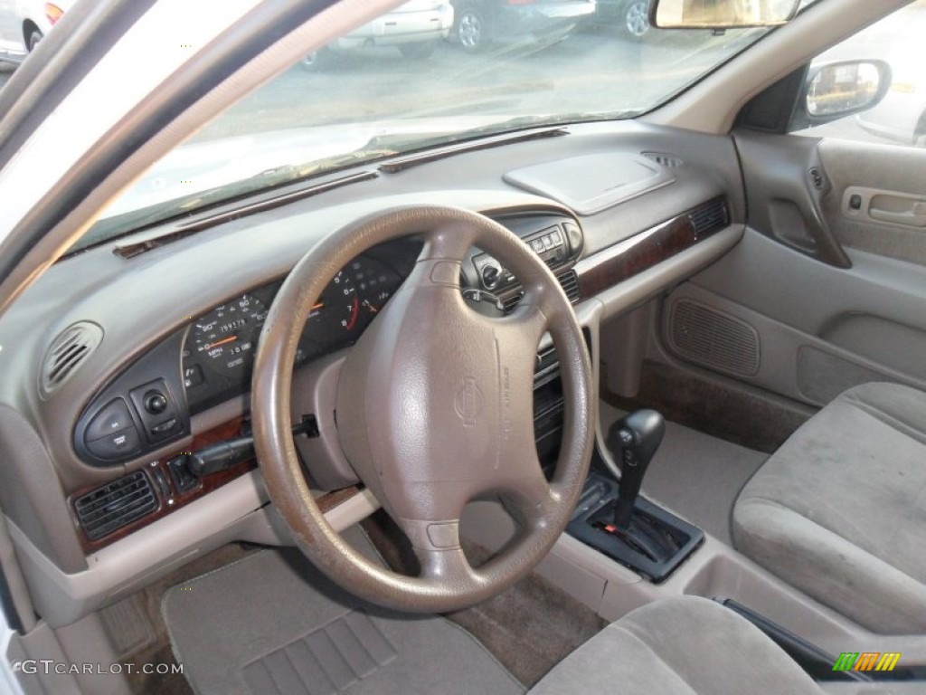 1995 Nissan Altima XE Interior Color Photos