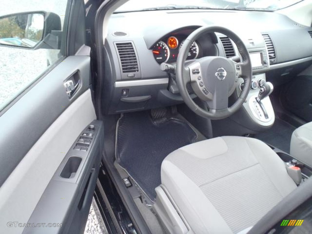 Charcoal Interior 2012 Nissan Sentra 2 0 Sr Special Edition