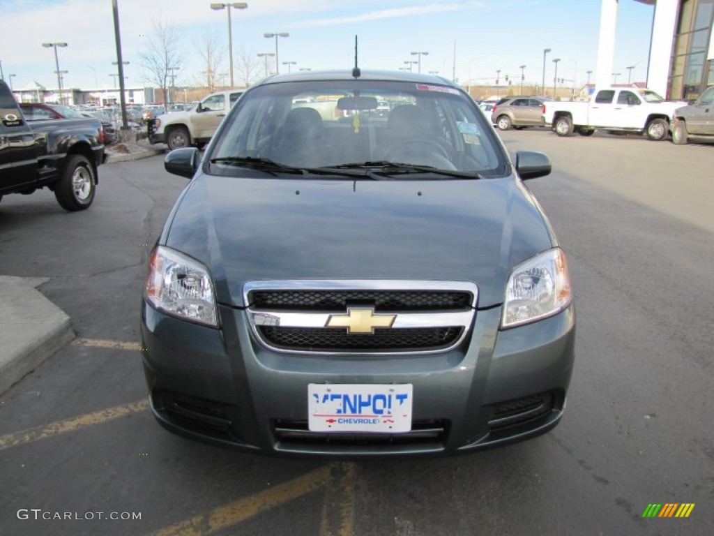 2010 Aveo LS Sedan - Wintergreen / Charcoal photo #2