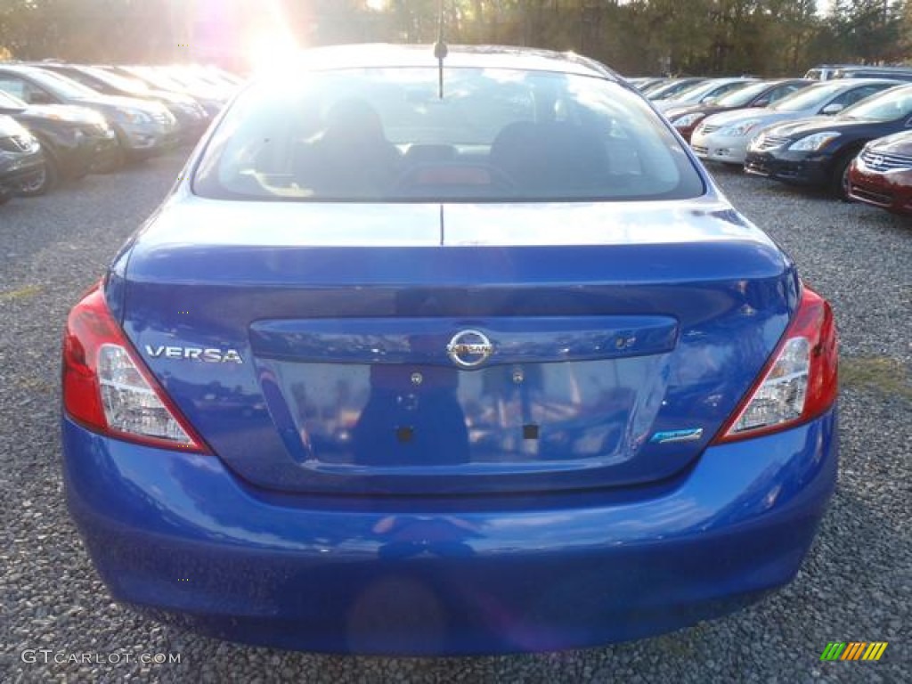 2012 Versa 1.6 S Sedan - Metallic Blue / Charcoal photo #4